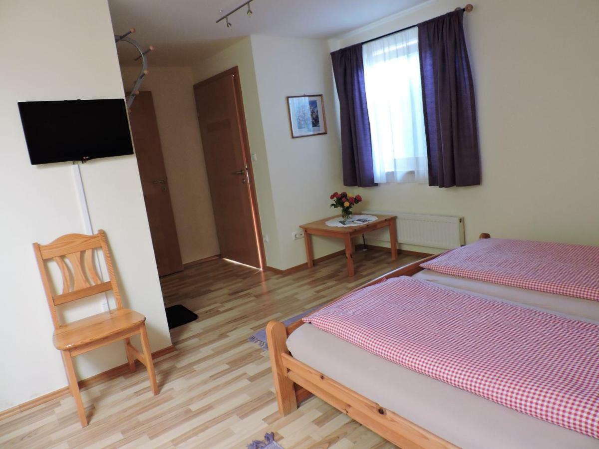 Gaestezimmer Klopfer Sankt Johann im Saggautal Buitenkant foto
