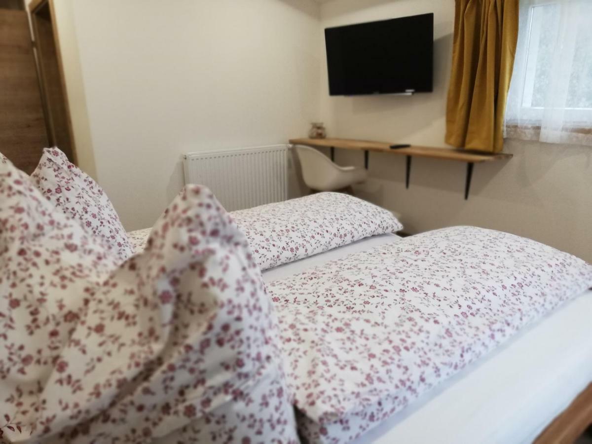 Gaestezimmer Klopfer Sankt Johann im Saggautal Buitenkant foto
